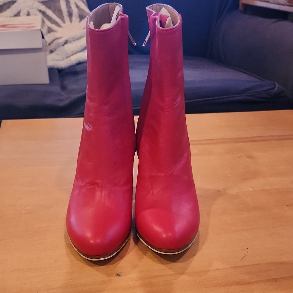Chic Red Heeled Boots for Women